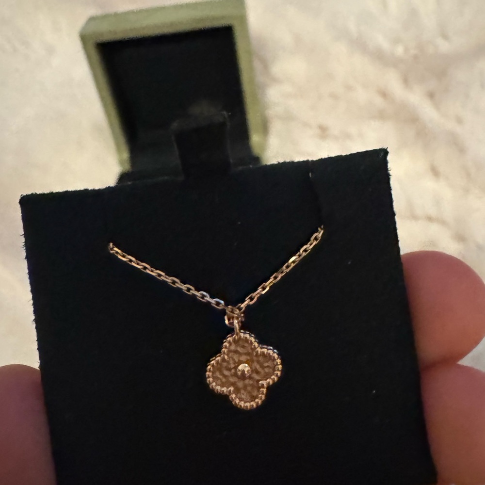RARE Van Cleef Sweet Alhambra in hammered rose gold